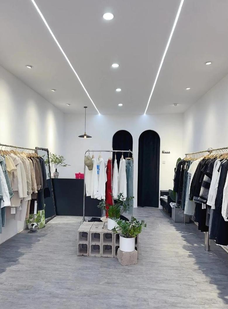 女装店提升进店率：展示技巧大揭秘